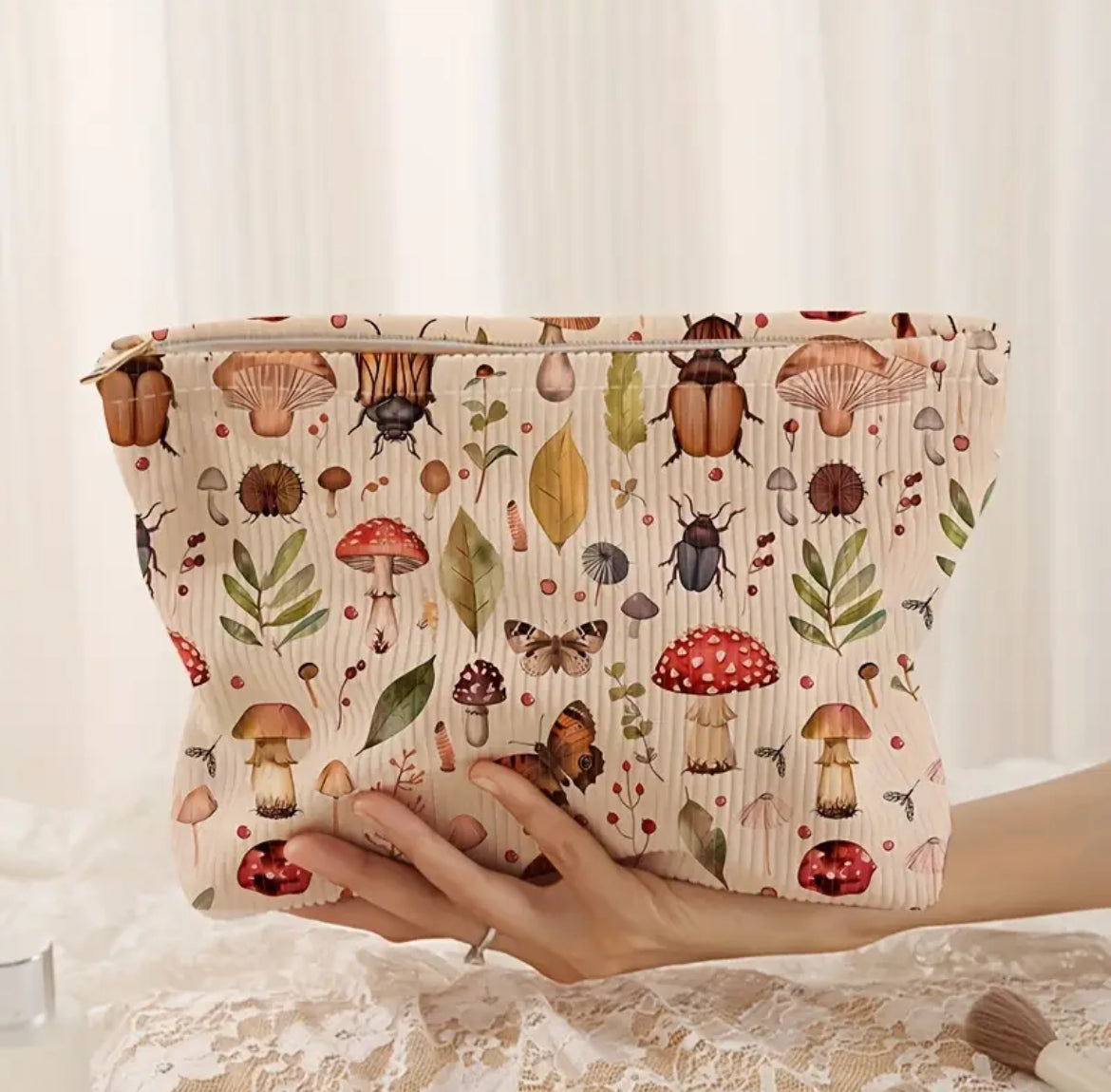 Woodland Bug Toilettas