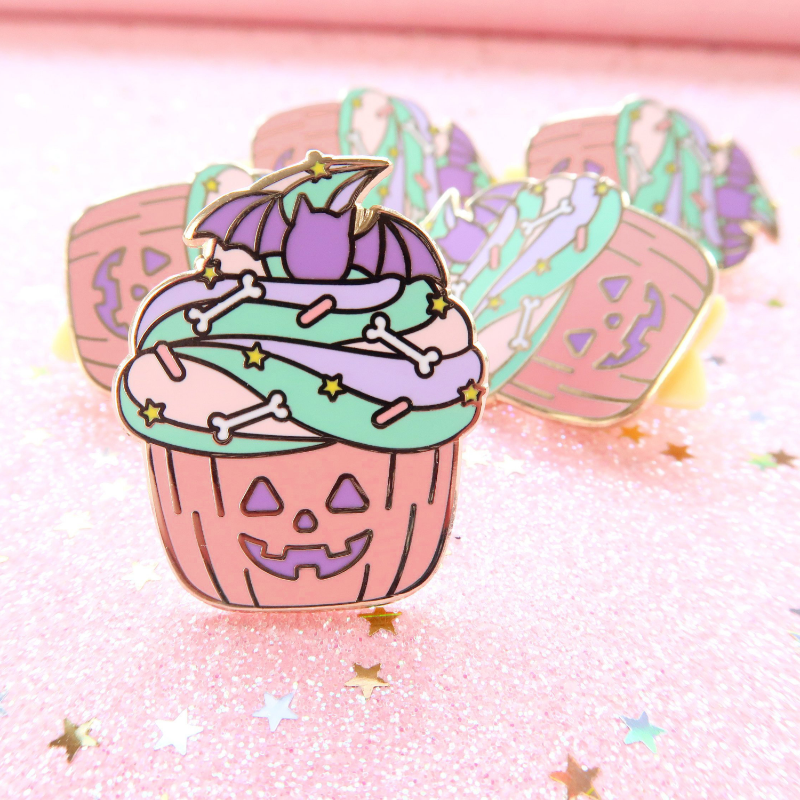 Halloween-Cupcake-Anstecknadel: Traditionelle Farben